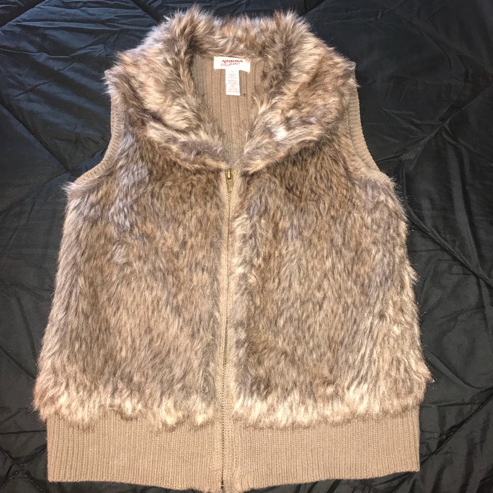 Arizona Jean Co. Faux fur vest, Small.
